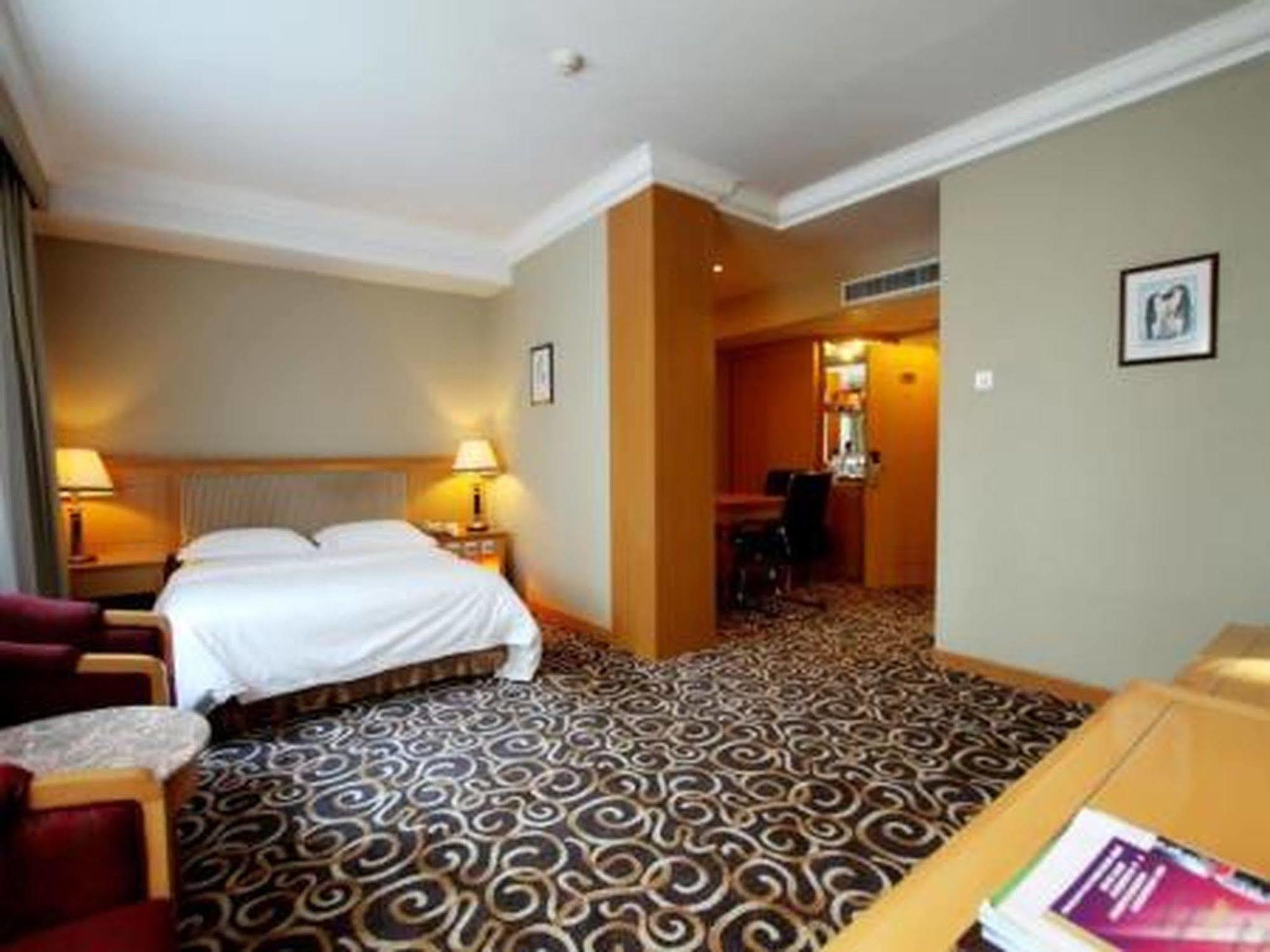 Modern Hotel Харбин Экстерьер фото